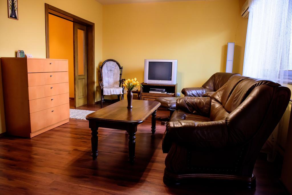 Hotel Slnecny Dvor Michalovce Room photo